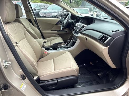 Used 2014 Honda Accord LX image 17