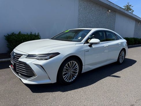 Used 2019 Toyota Avalon Limited w/ Advanced Safety Package FWD image 1