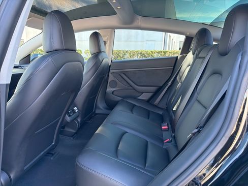 Used 2022 Tesla Model 3 image 10