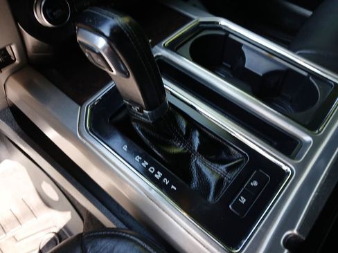 Used 2015 Ford F150 Platinum w/ Equipment Group 701A Luxury image 24