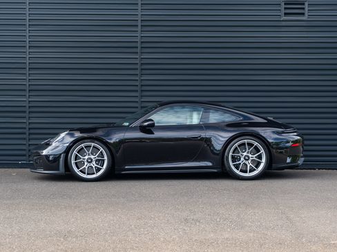 New 2026 Porsche 911 GT3 RWD image 2