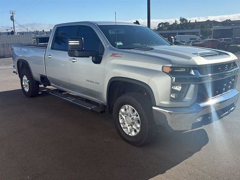 Used 2022 Chevrolet Silverado 3500 LT w/ Convenience Package image 8