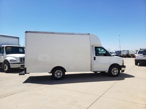 Used 2020 Chevrolet Express 3500 w/ Power Convenience Package RWD image 6