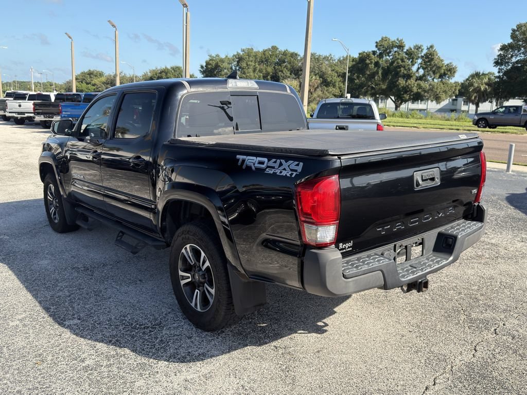 Used 2017 Toyota Tacoma TRD Sport w/ Tow Package (A/T) AWD/4WD image 7