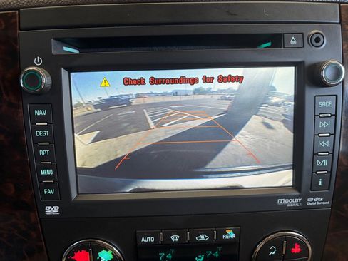 Used 2013 GMC Yukon XL Denali AWD/4WD image 13
