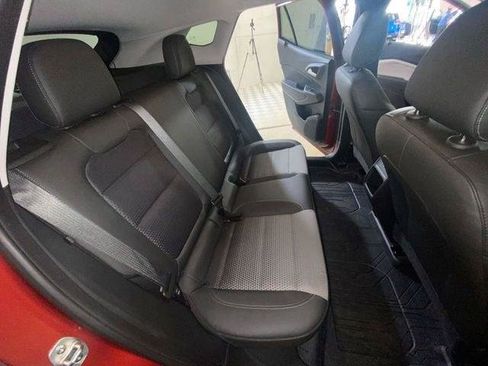 Used 2024 Chevrolet Trax LT w/ Driver Confidence Package FWD image 14