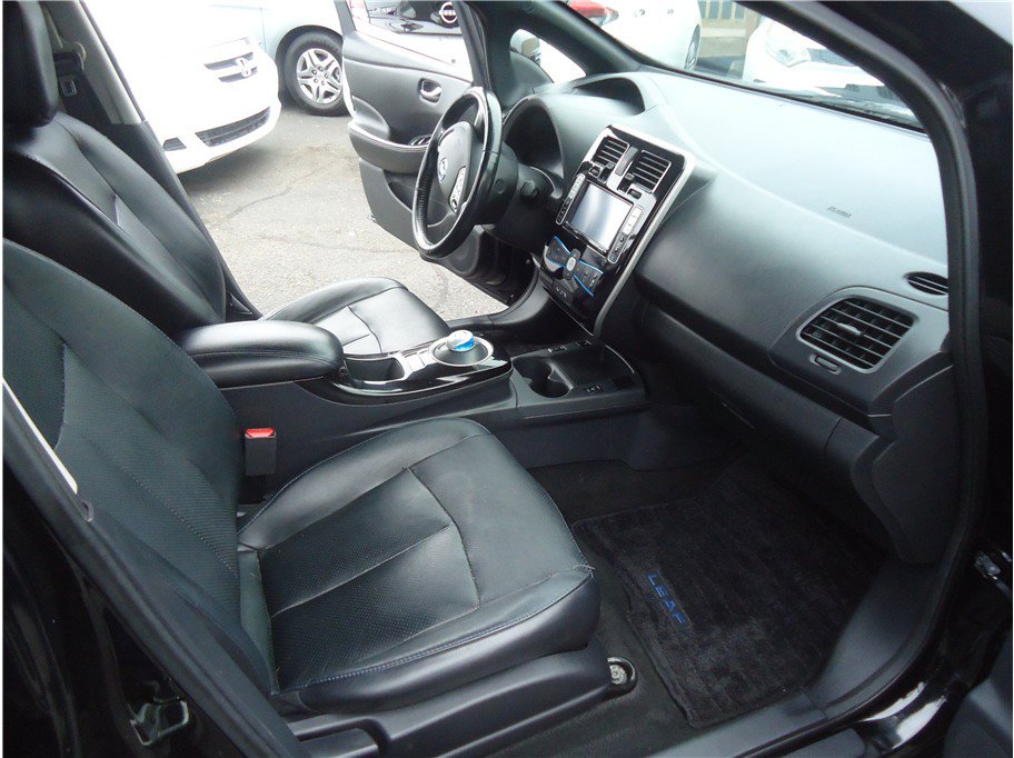 Used 2013 Nissan Leaf SL w/ Premium Pkg FWD image 16