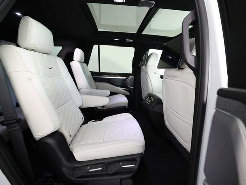 Used 2026 Cadillac Escalade Platinum Sport w/ LPO, ONYX Package AWD/4WD image 11