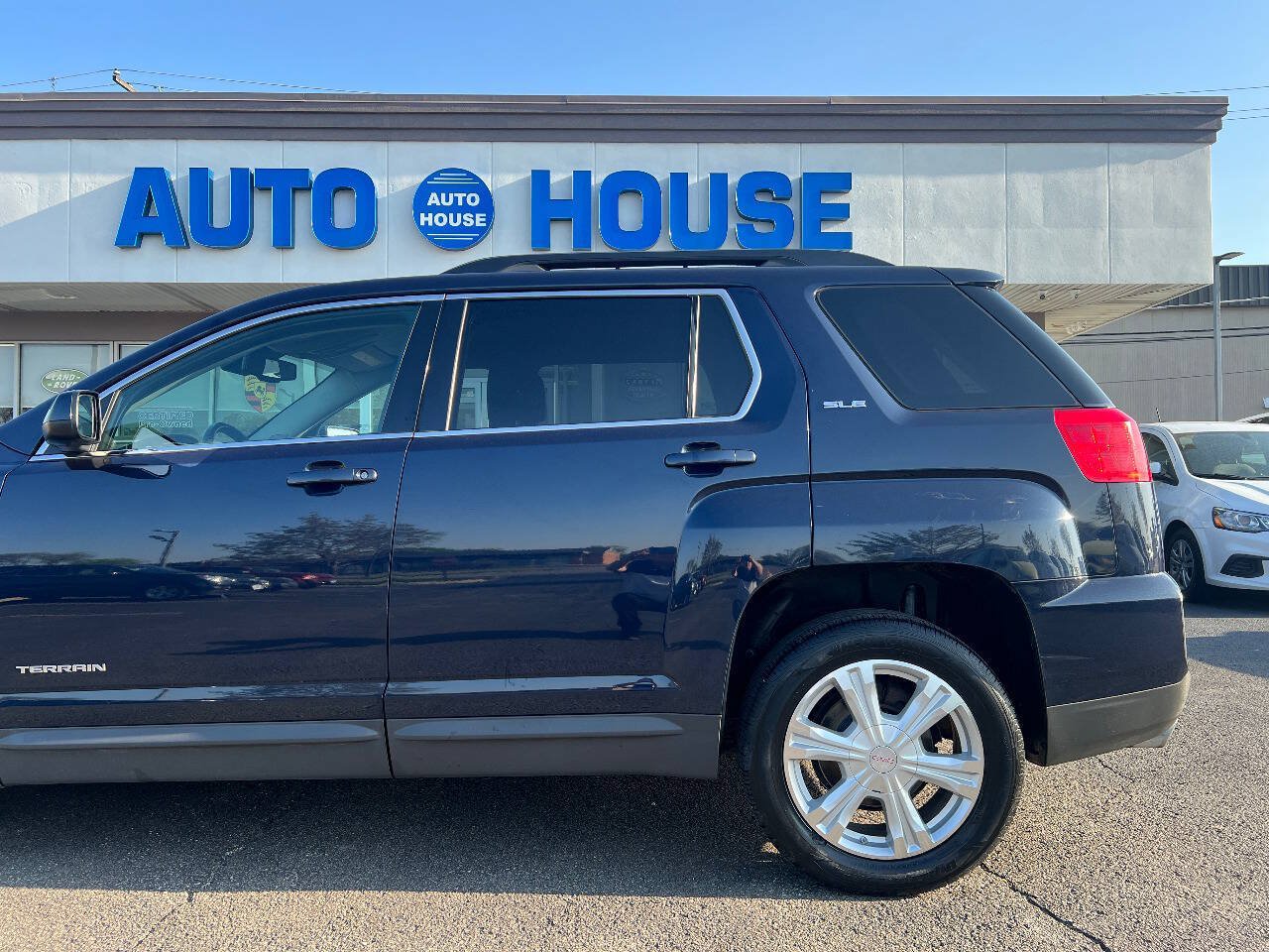 Used 2017 GMC Terrain SLE w/ Convenience Package AWD/4WD image 38