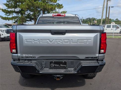 Used 2024 Chevrolet Colorado ZR2 w/ ZR2 Convenience Package III AWD/4WD image 4