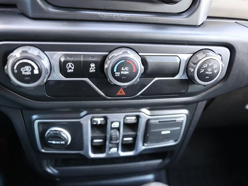 Used 2018 Jeep Wrangler Unlimited Sport S image 26