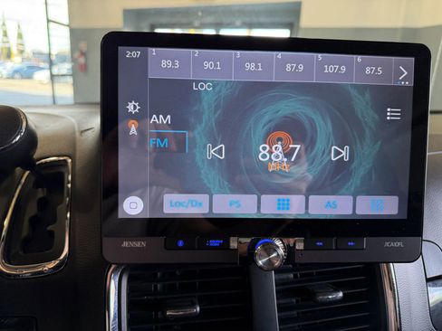 Used 2017 Dodge Grand Caravan SE image 16