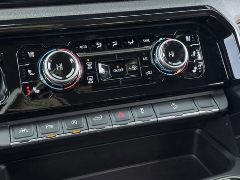 Used 2023 GMC Sierra 1500 AT4 w/ AT4 Premium Package image 20