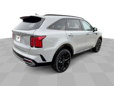 Used 2023 Kia Sorento SX image 9