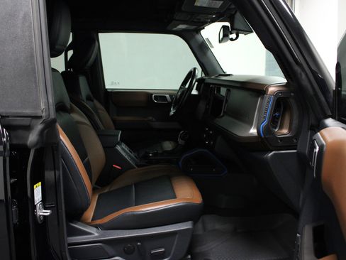 Used 2021 Ford Bronco Outer Banks image 16