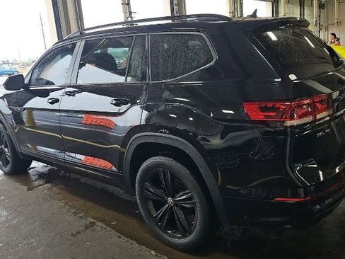 Used 2022 Volkswagen Atlas SEL R-Line image 6