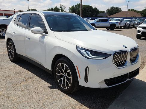 Used 2025 BMW X3 xDrive30i w/ Convenience Package AWD/4WD image 4