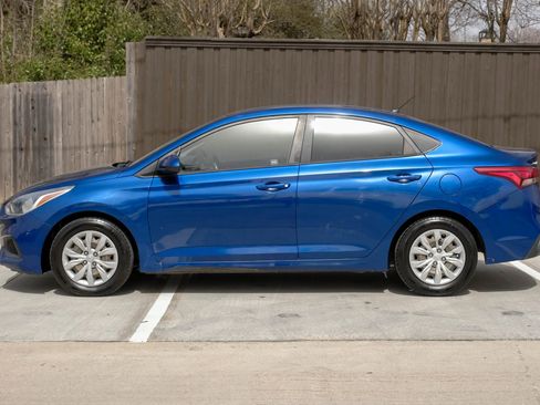 Used 2020 Hyundai Accent SE w/ Cargo Package image 15