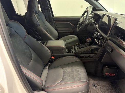 Used 2025 Toyota Tacoma TRD Pro image 42