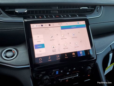 New 2025 Jeep Grand Cherokee Limited w/ Luxury Tech Group II image 33