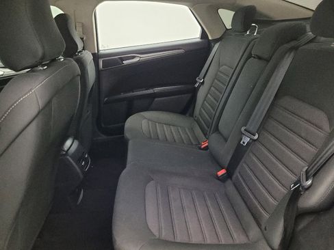 Used 2020 Ford Fusion SE FWD image 18