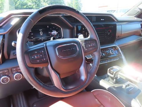 Used 2025 GMC Sierra 1500 Denali Ultimate AWD/4WD image 17