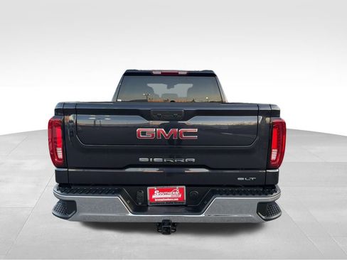 Used 2025 GMC Sierra 1500 SLT image 4