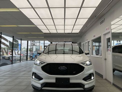 Used 2019 Ford Edge ST w/ Equipment Group 401A AWD/4WD image 2