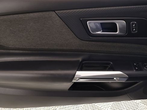 Used 2025 Ford Mustang Coupe image 14