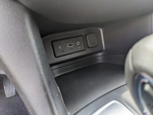 Used 2021 Chevrolet Equinox LT FWD image 26