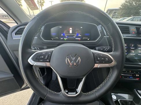 Used 2023 Volkswagen Tiguan SE FWD image 22