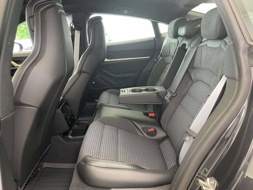 Certified 2025 Porsche Taycan 4S AWD/4WD image 19