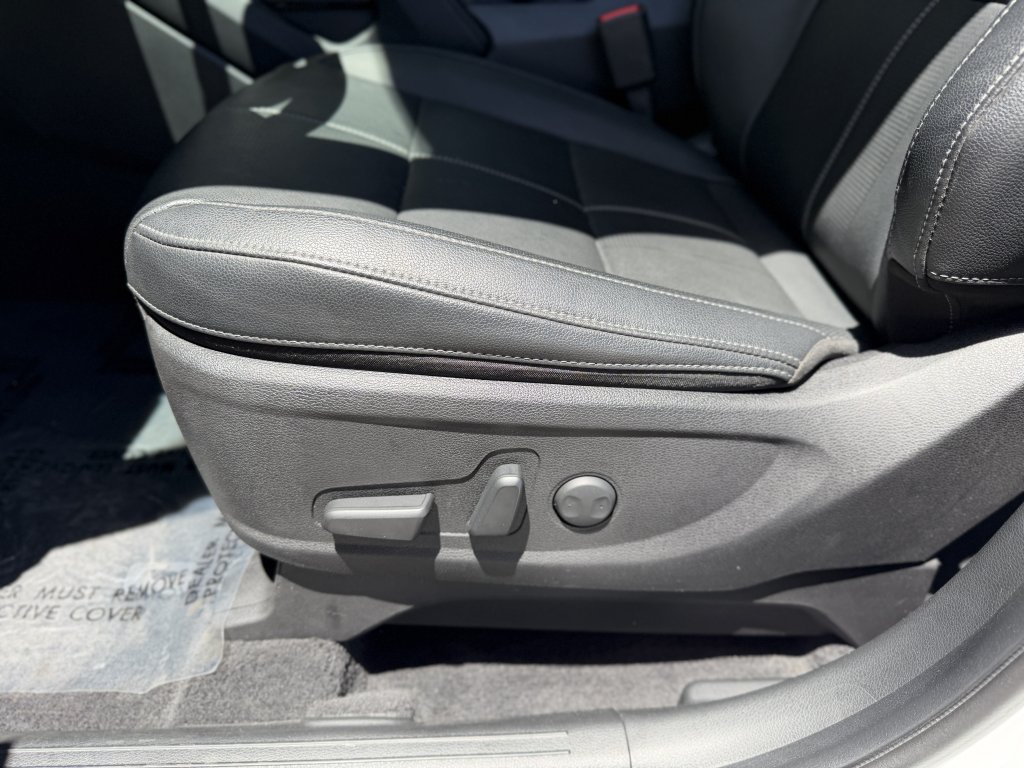 Used 2025 Kia Telluride EX w/ EX Captain's Chair Package FWD image 30
