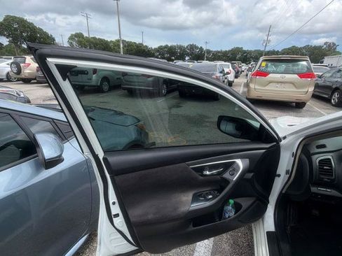 Used 2013 Nissan Altima 2.5 S FWD image 14