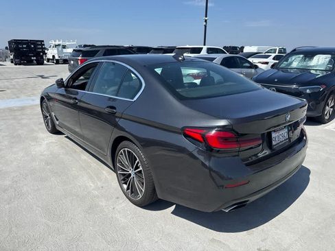 Used 2023 BMW 530e w/ Premium Package RWD image 3