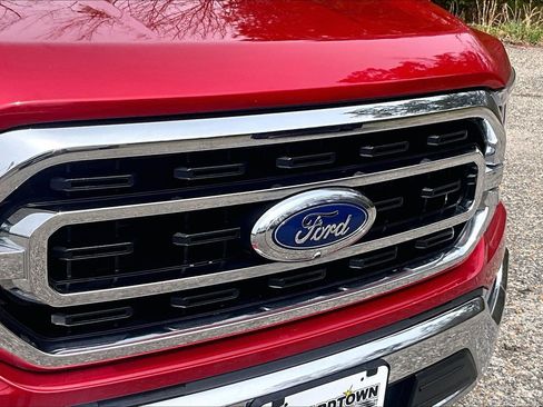 Certified 2022 Ford F150 XLT w/ Equipment Group 302A High image 29