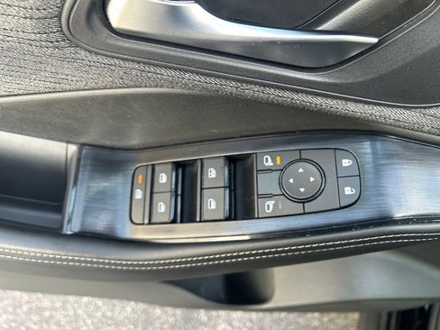 Used 2023 Nissan Rogue SV AWD/4WD image 19