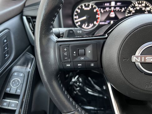 Used 2023 Nissan Rogue SL w/ SL Premium Package image 28