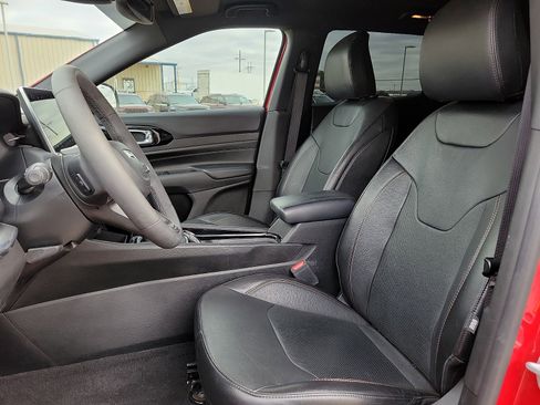 Used 2023 Jeep Compass Limited image 12