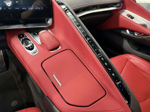 Used 2025 Chevrolet Corvette Stingray Preferred Cpe w/ 2LT image 16