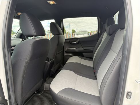 Used 2023 Toyota Tacoma TRD Off-Road AWD/4WD image 11