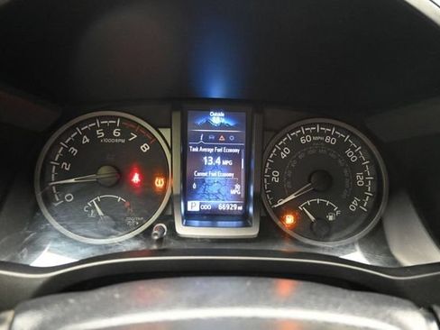 Used 2020 Toyota Tacoma TRD Off-Road AWD/4WD image 5