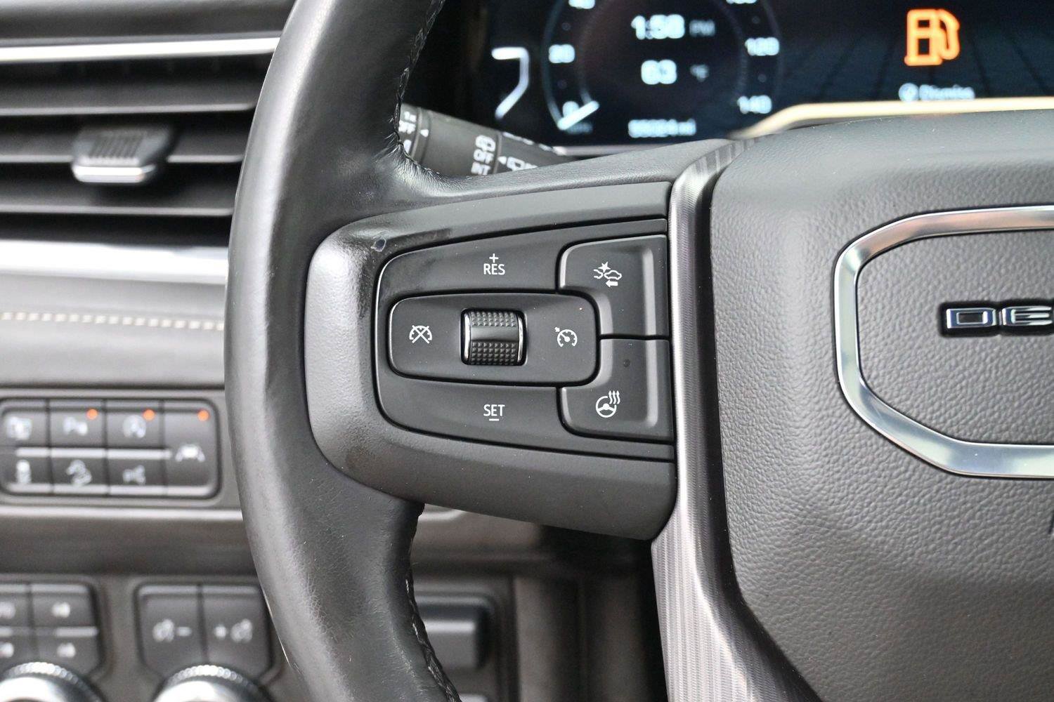Used 2023 GMC Yukon XL Denali Ultimate AWD/4WD image 19