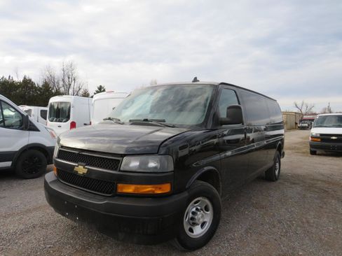 Used 2019 Chevrolet Express 2500 Extended RWD image 1