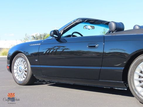 Used 2004 Ford Thunderbird image 22