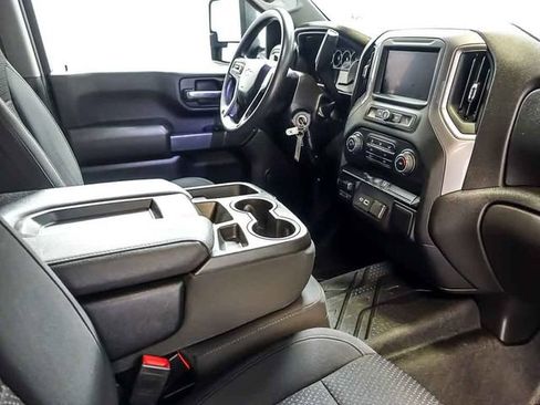 Certified 2022 Chevrolet Silverado 2500 Custom w/ Custom Value Package AWD/4WD image 33