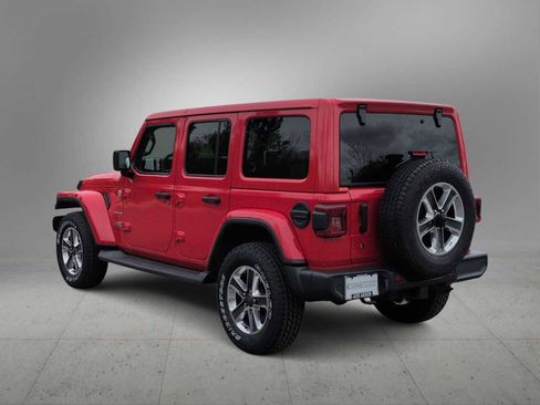 Used 2018 Jeep Wrangler Unlimited Sahara AWD/4WD image 6