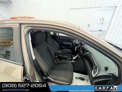 Used 2021 Chevrolet Trax LS w/ Tint and Cruise Package AWD/4WD image 5