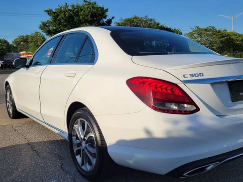 Used 2016 Mercedes-Benz C 300 4MATIC Sedan image 3