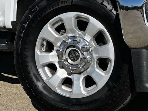 Used 2024 Ford F250 XLT image 28